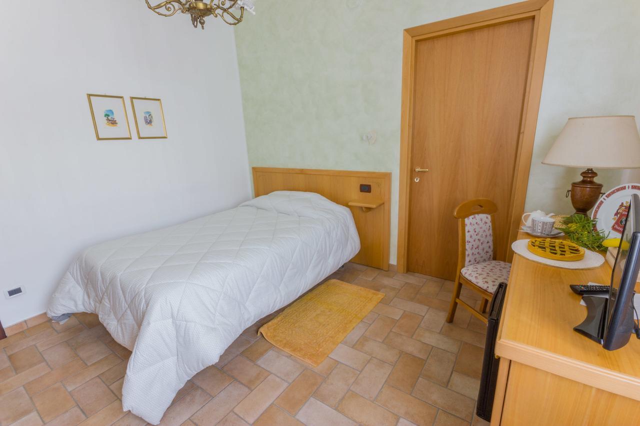 Ristorante Buasca Hotel Cuorgnè Kültér fotó